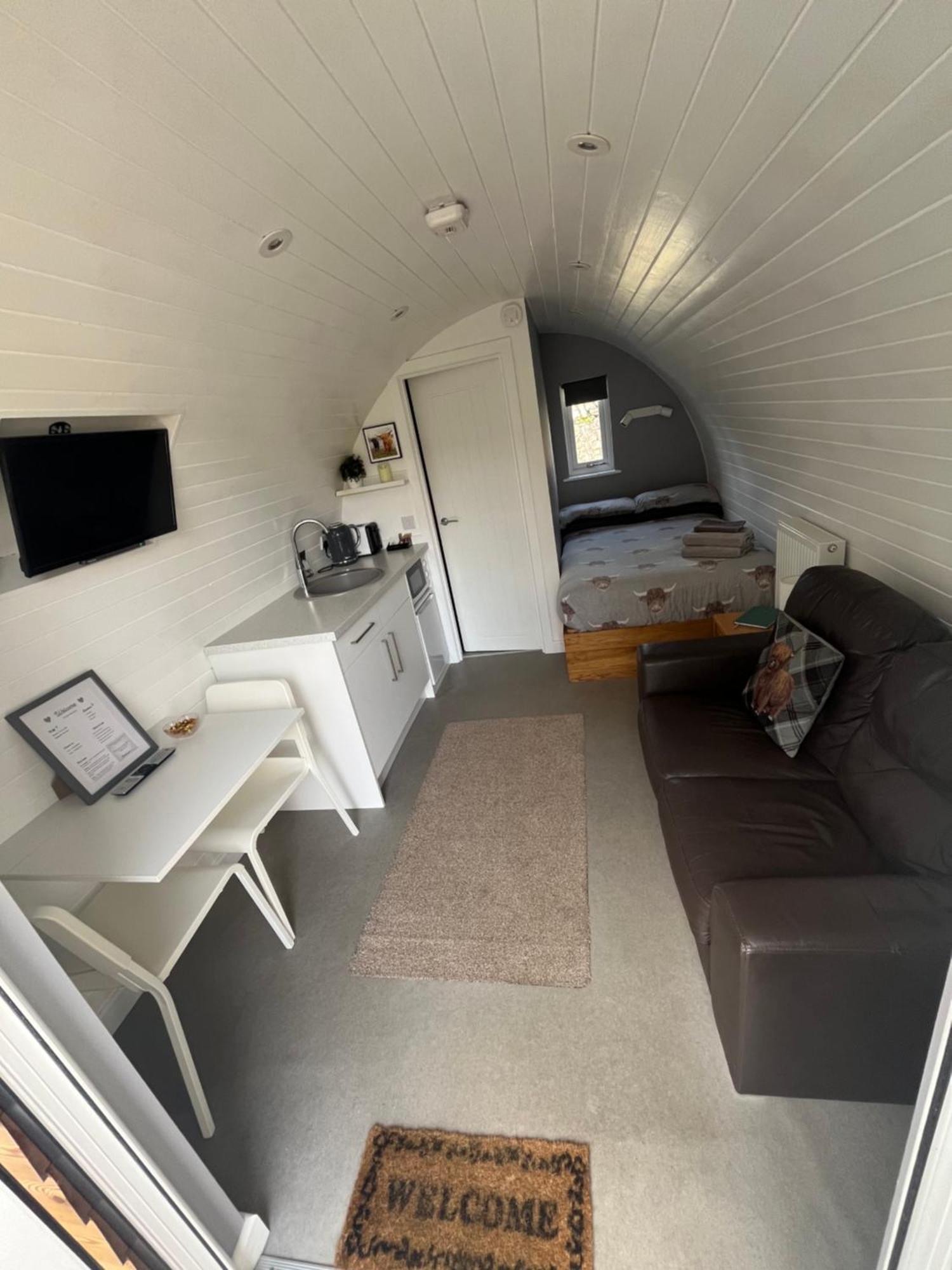 Loch Ness Pods Apartment ฟอร์ตออกัสตัส ภายนอก รูปภาพ